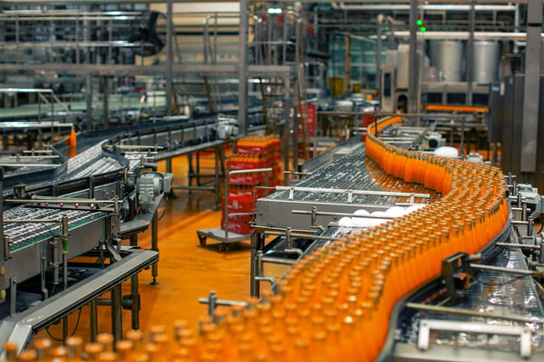 How technology can solve Food & Beverage manufacturers’ 4 biggest production challenges